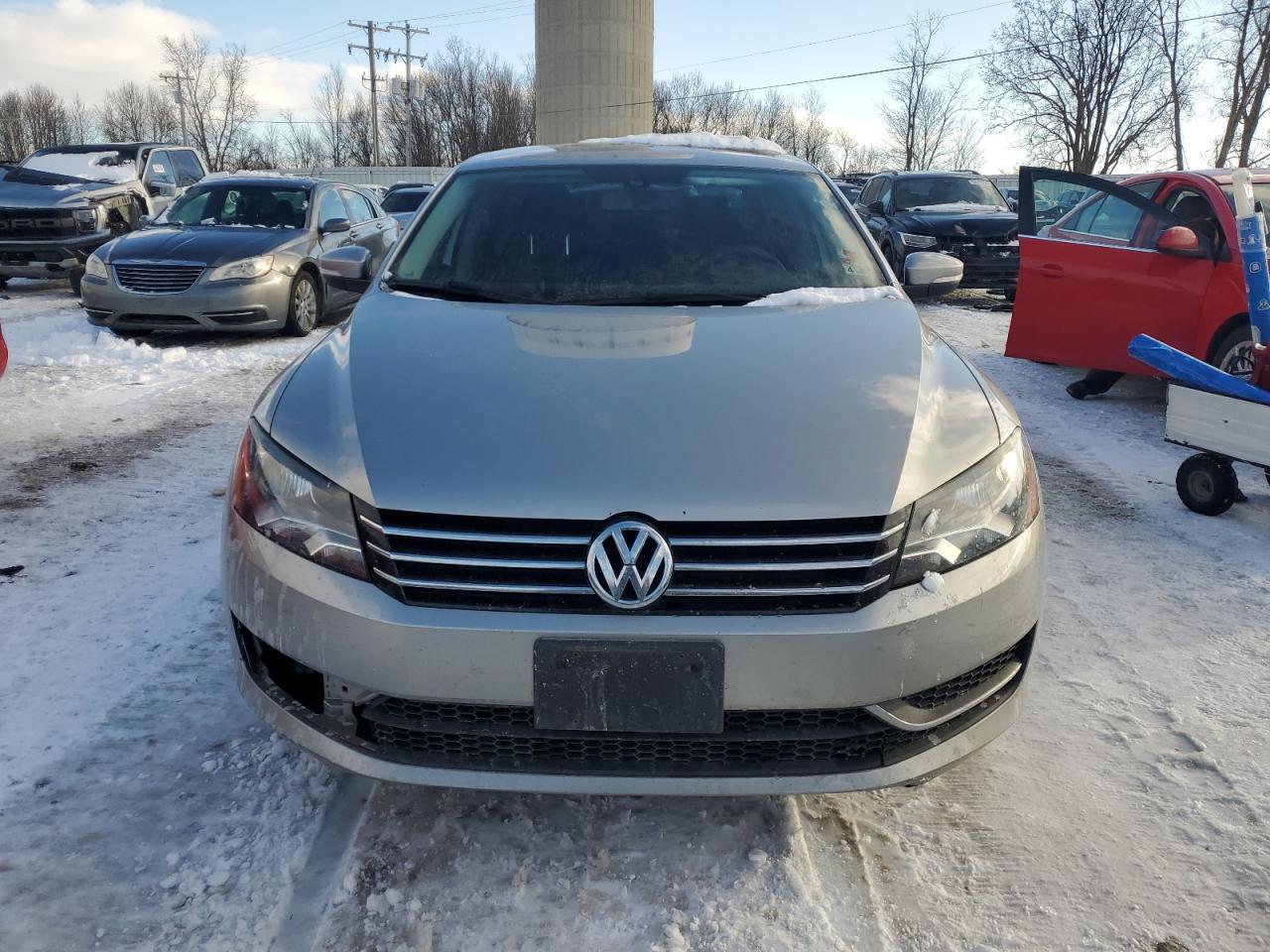 2014 VOLKSWAGEN PASSAT S - Фото 5