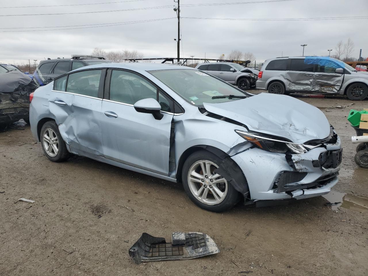 2017 CHEVROLET CRUZE LT - Image 4