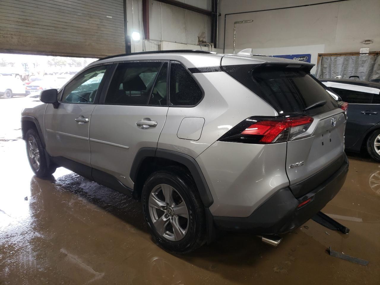 2022 TOYOTA RAV4 XLE - Image 2