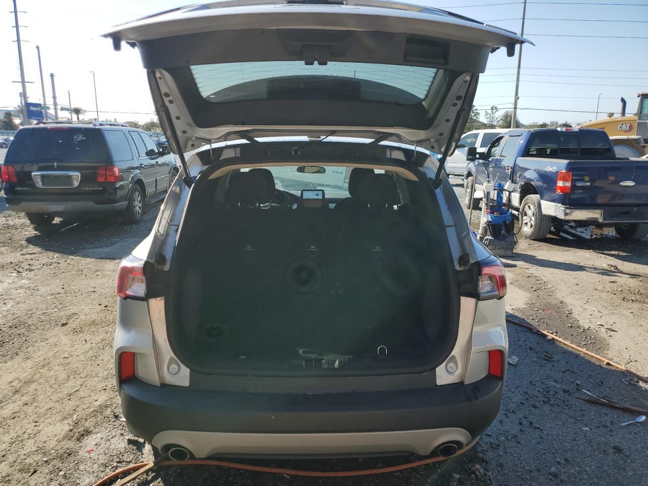 2020 FORD ESCAPE SE - Image 6