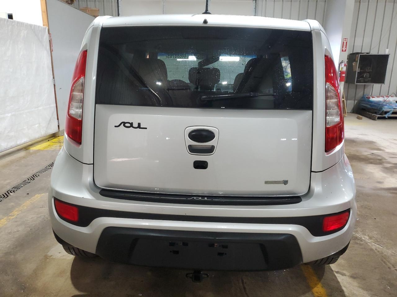 2013 KIA SOUL + - Image 6