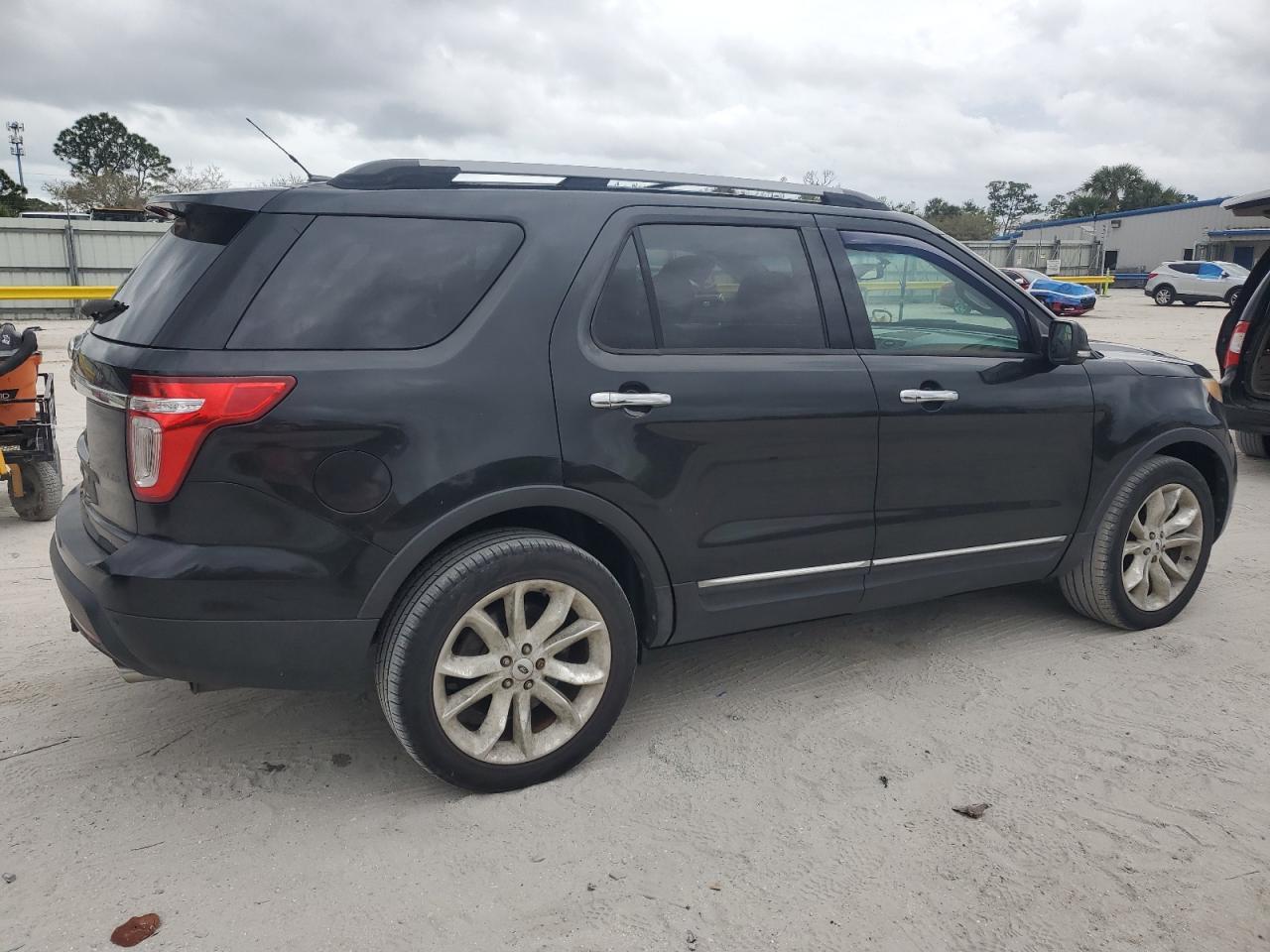 2013 FORD EXPLORER X - Фото 3