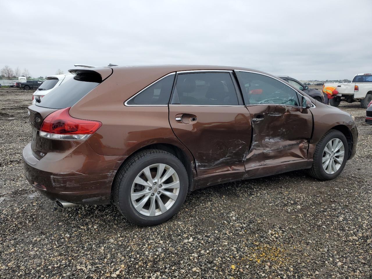 2013 TOYOTA VENZA LE - Image 3