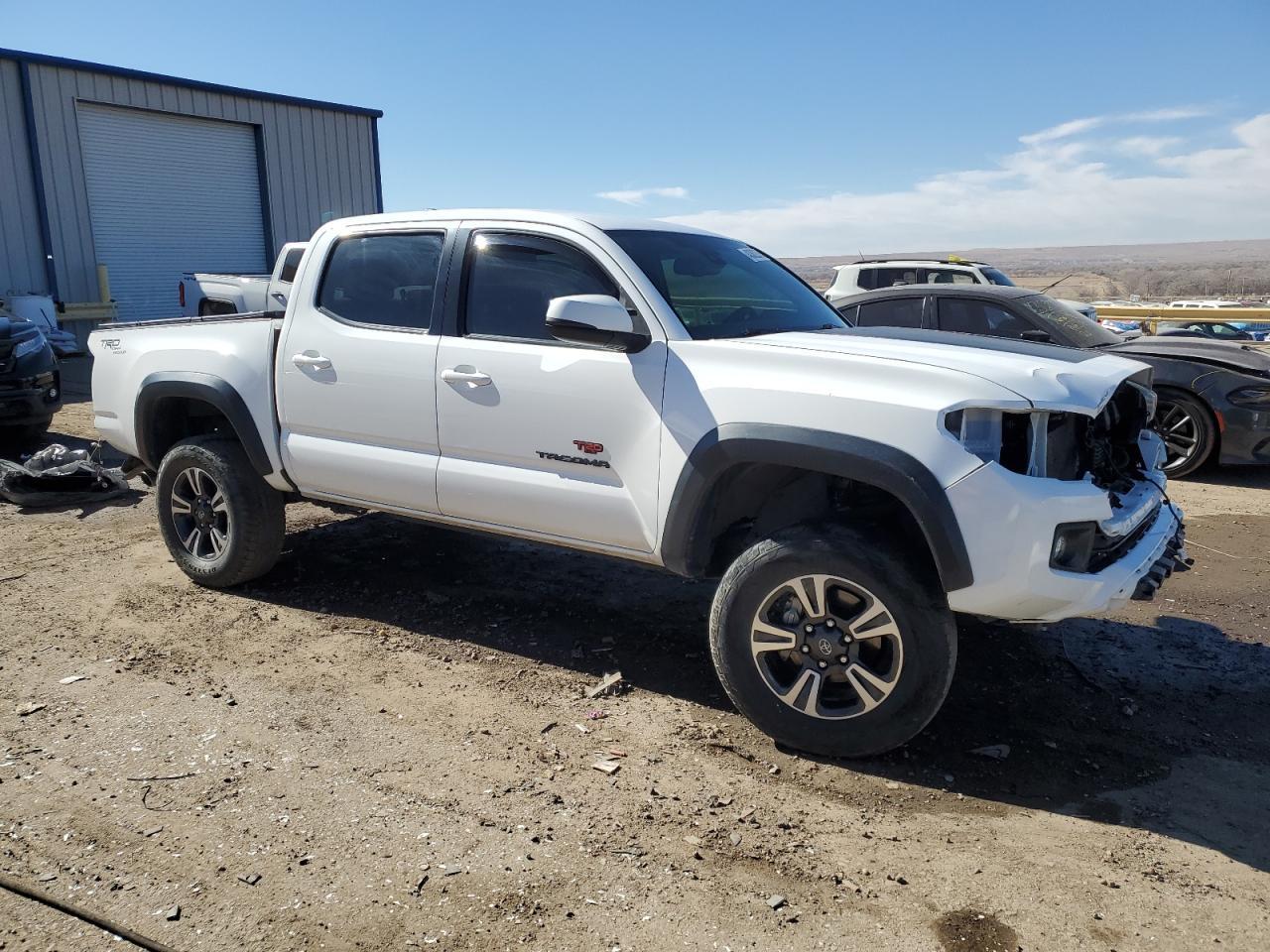 2018 TOYOTA TACOMA DOU - Фото 4