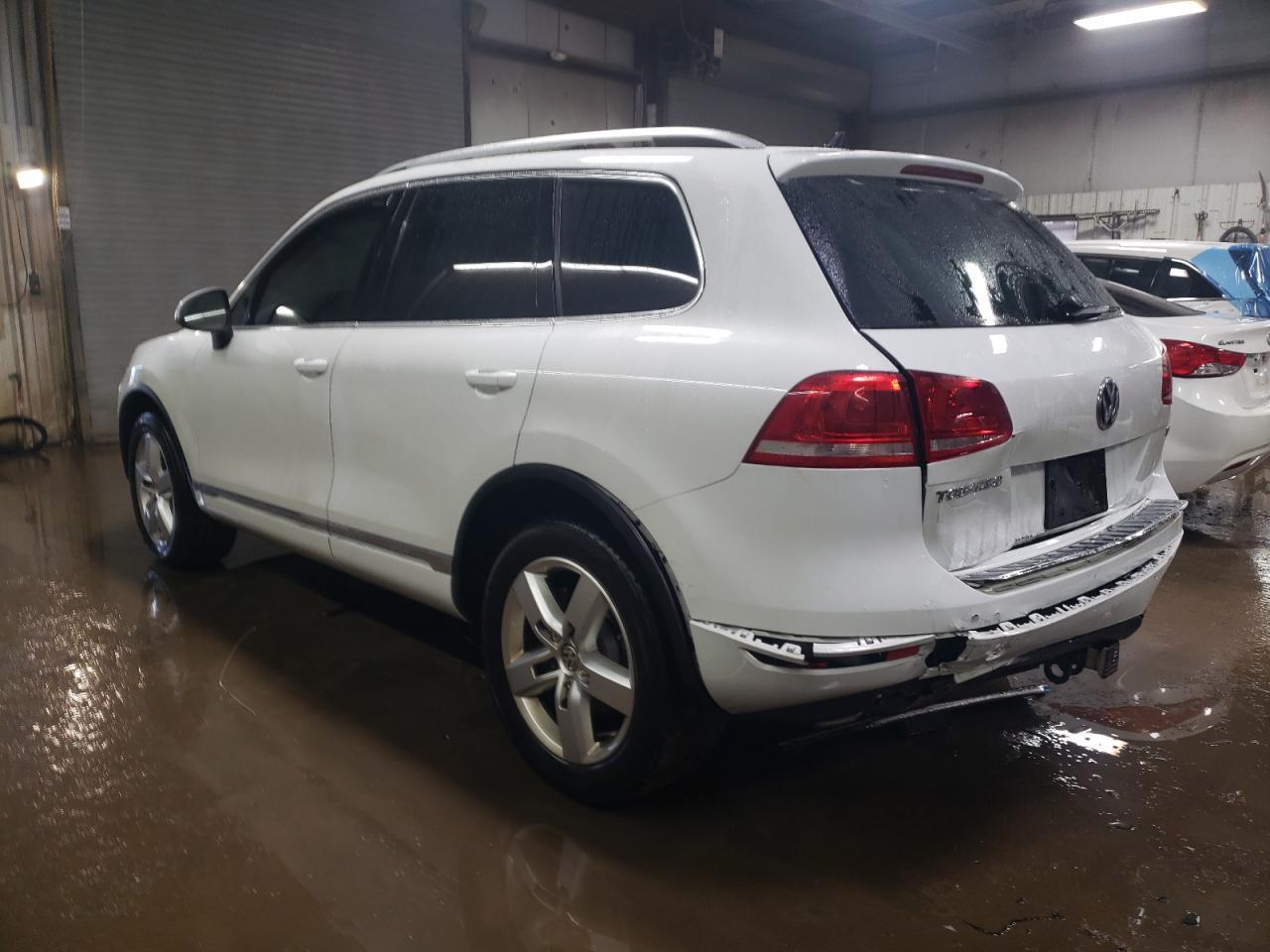 2013 VOLKSWAGEN TOUAREG V6 - Image 2
