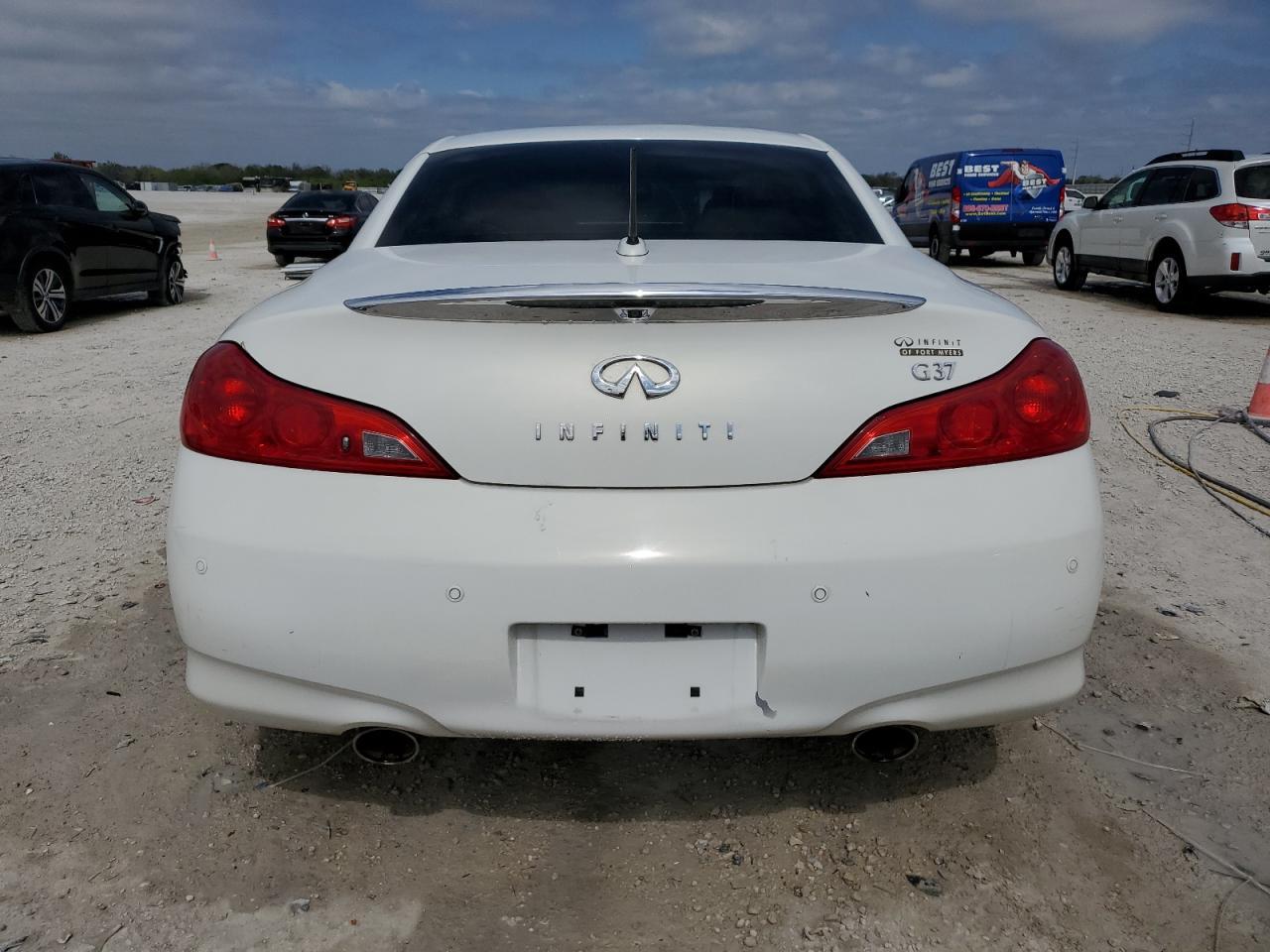 2012 INFINITI G37 BASE - Image 6
