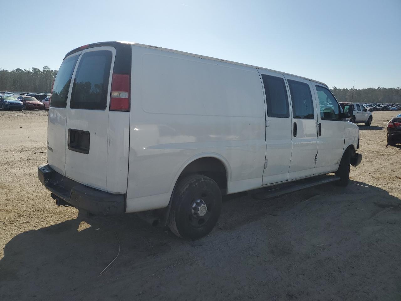 2010 CHEVROLET EXPRESS G3 - Image 3
