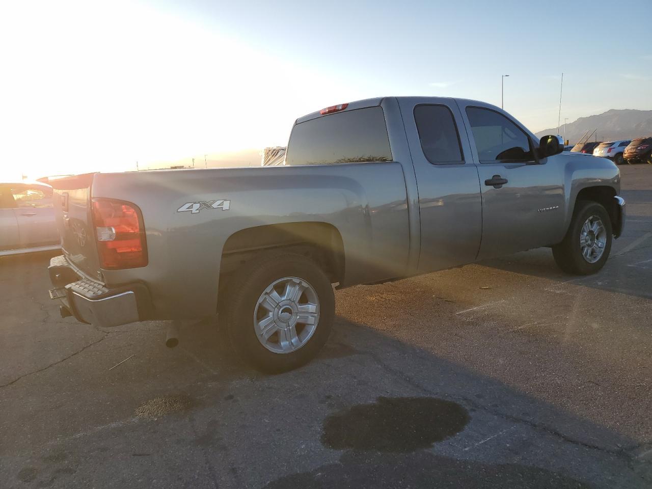 2013 CHEVROLET SILVERADO - Фото 3