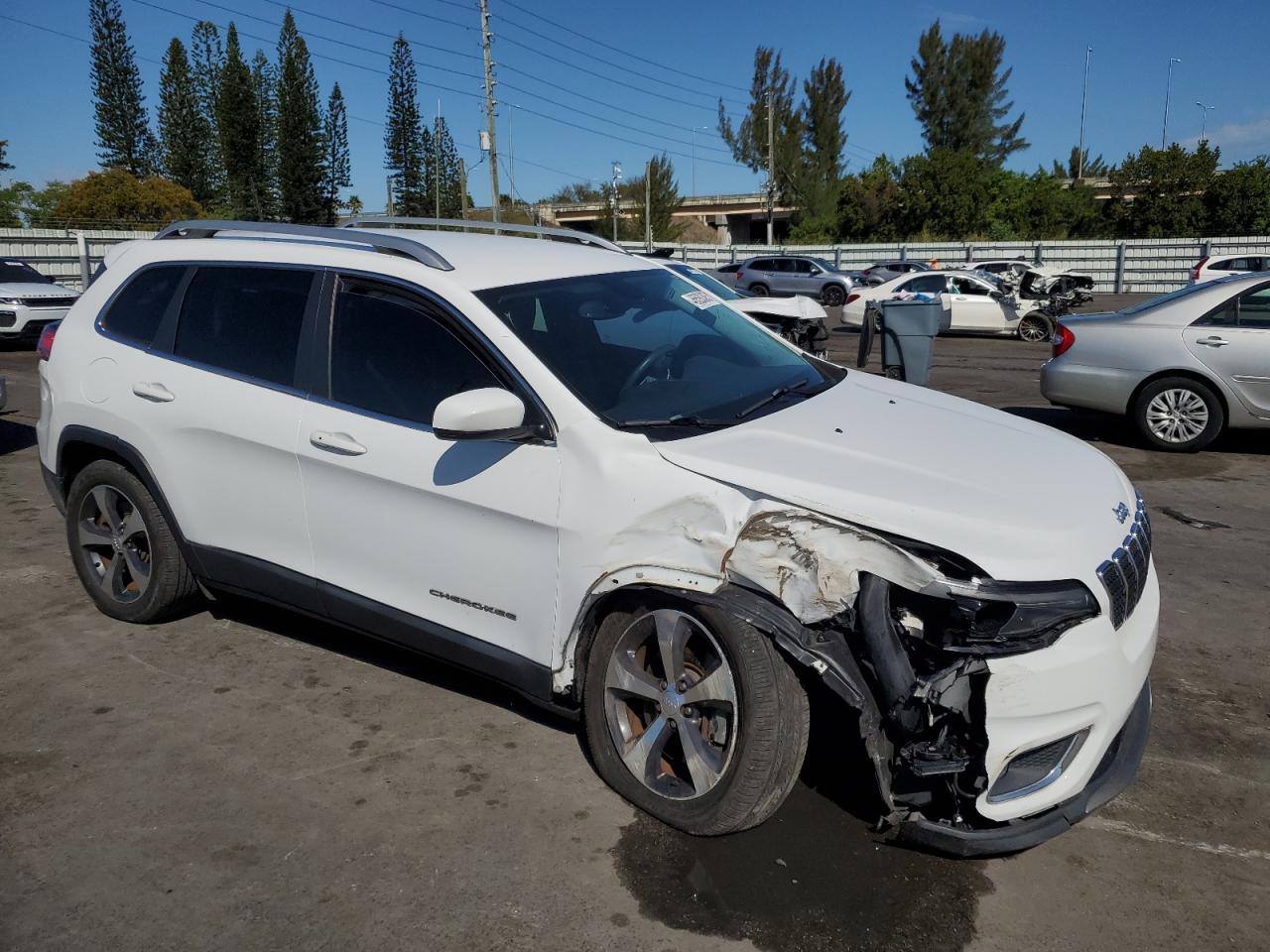2019 JEEP CHEROKEE L - Image 4