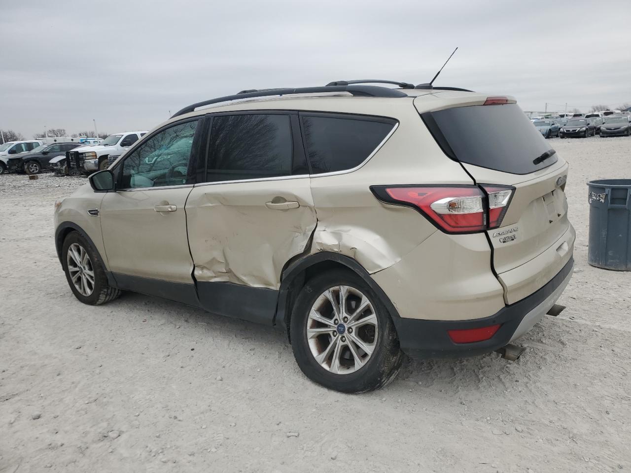 2017 FORD ESCAPE SE - Фото 2