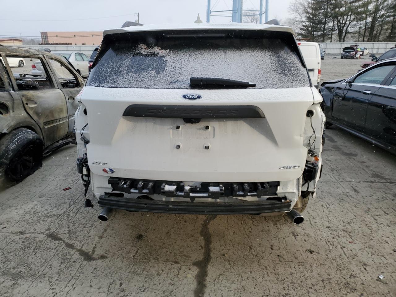 2022 FORD EXPLORER X - Фото 6