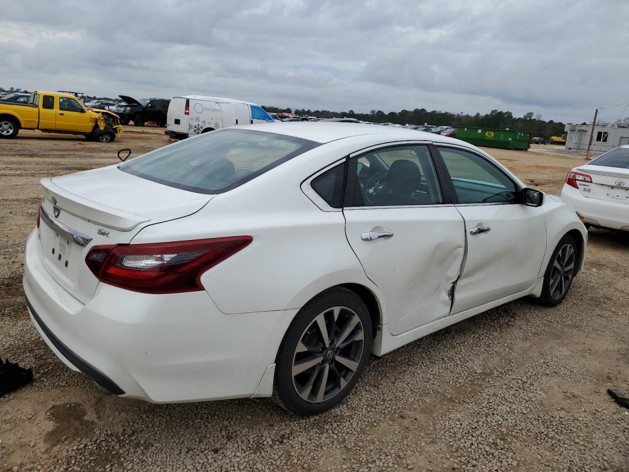 2017 NISSAN ALTIMA 2.5 - Фото 3