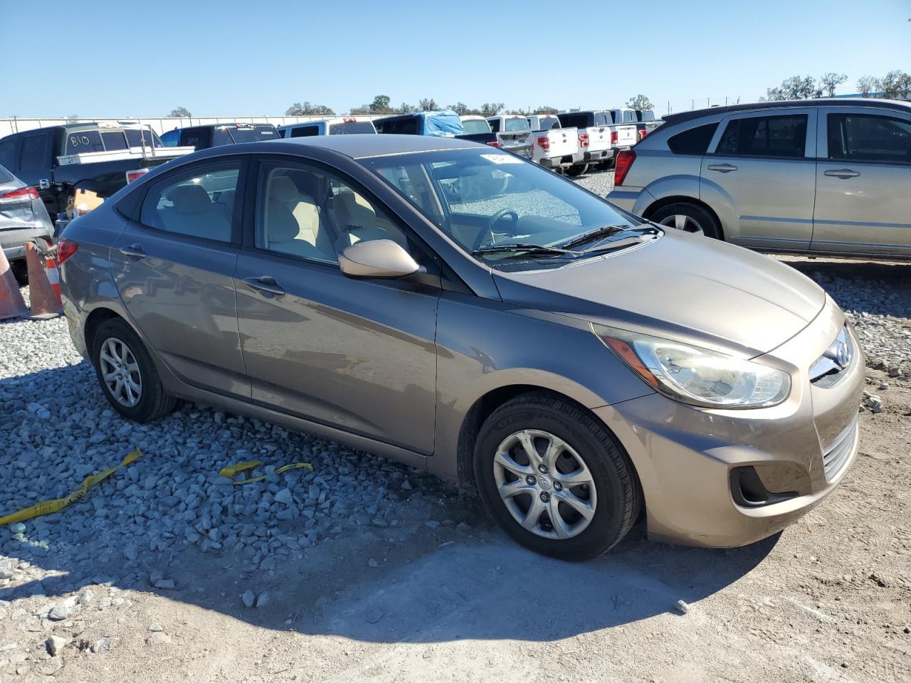 2012 HYUNDAI ACCENT GLS - Image 4