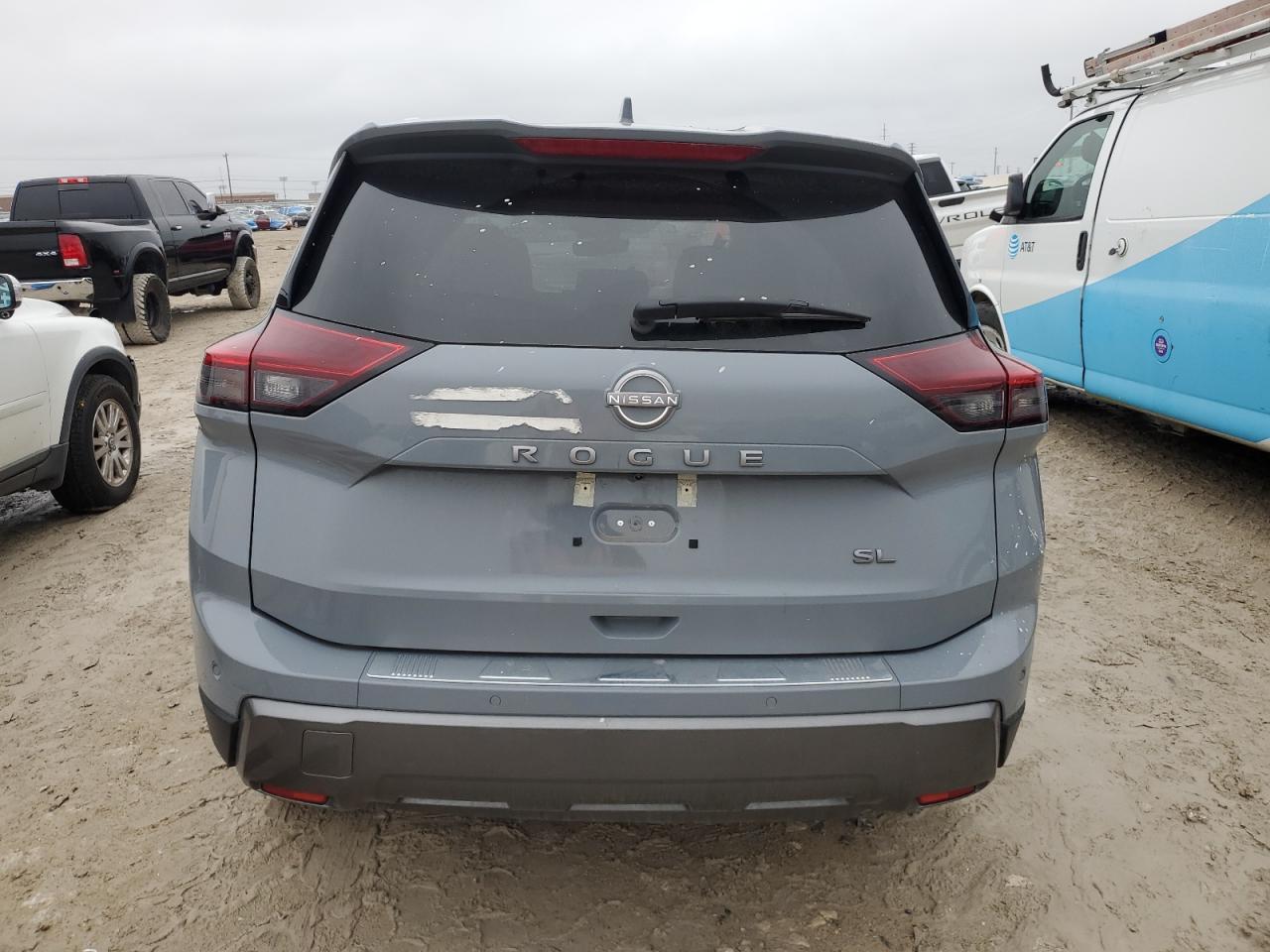 2024 NISSAN ROGUE SL - Image 6