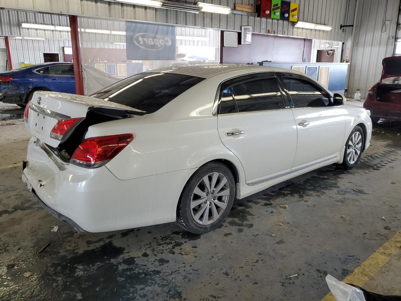 2011 TOYOTA AVALON BAS - Image 3