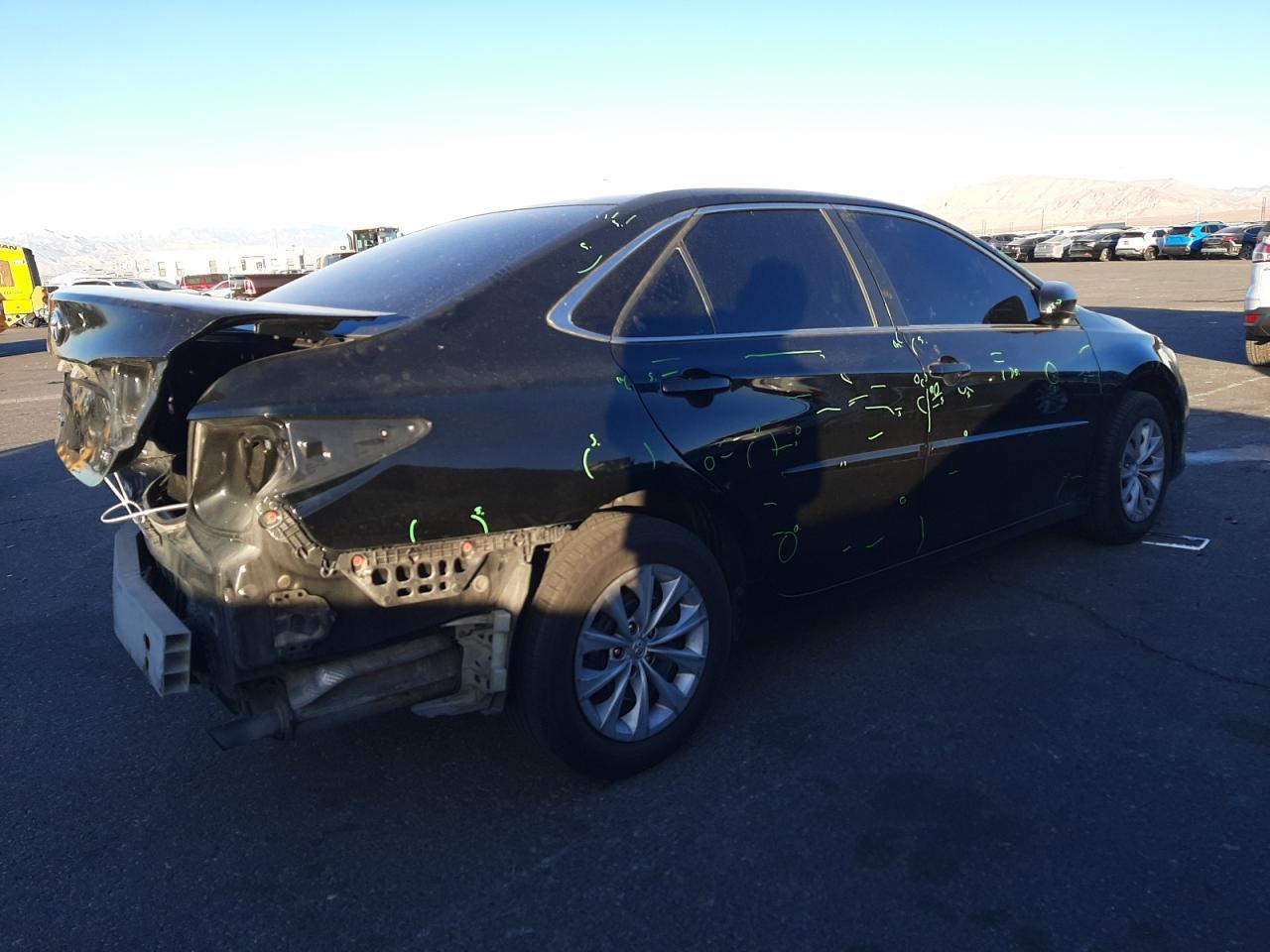 2016 TOYOTA CAMRY LE - Фото 3