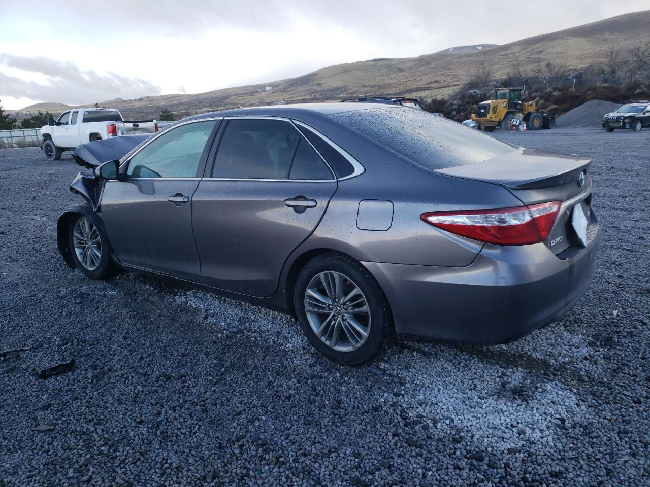 2016 TOYOTA CAMRY LE - Image 2