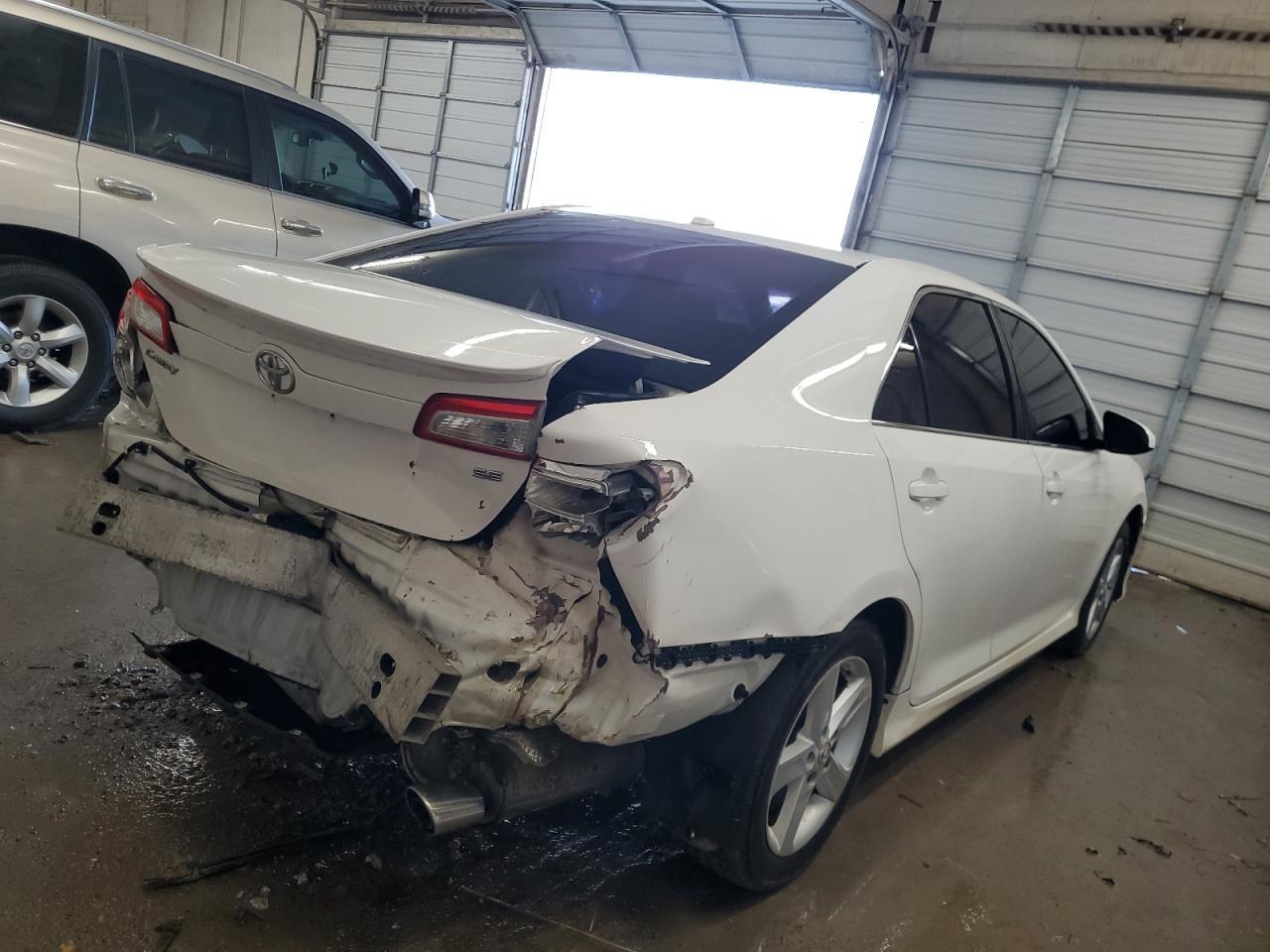 2012 TOYOTA CAMRY SE A - Фото 3