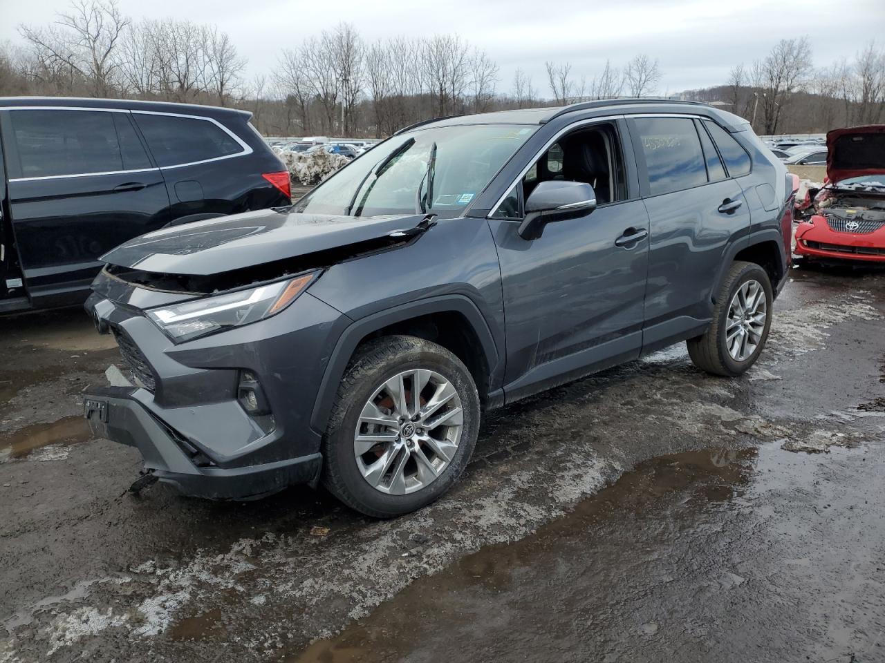 2022 TOYOTA RAV4 XLE P