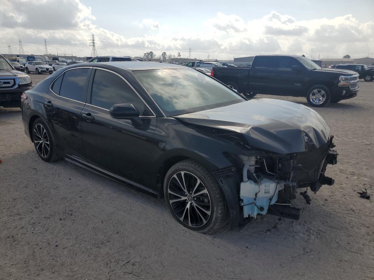 2020 TOYOTA CAMRY SE - Image 4