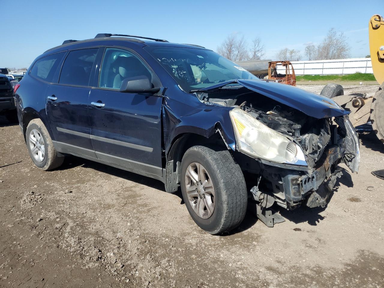 2011 CHEVROLET TRAVERSE L - Image 4