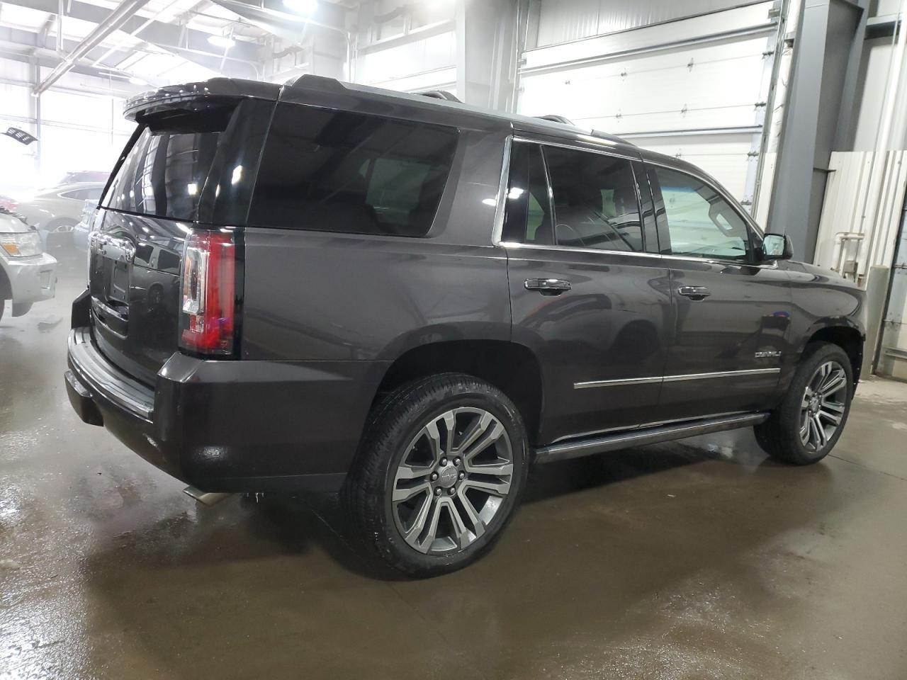 2017 GMC YUKON DENA - Фото 3
