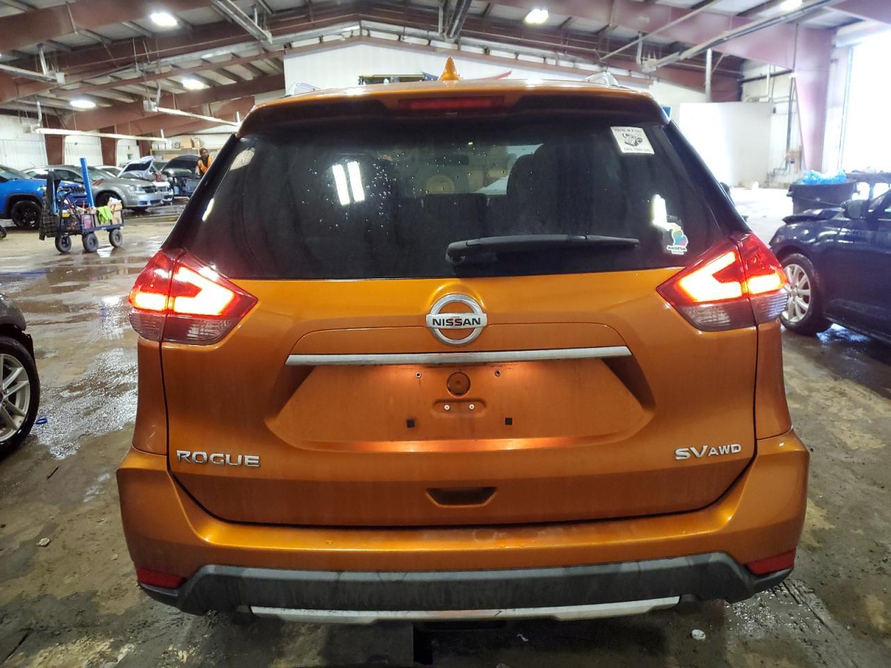 2017 NISSAN ROGUE SV - Image 6
