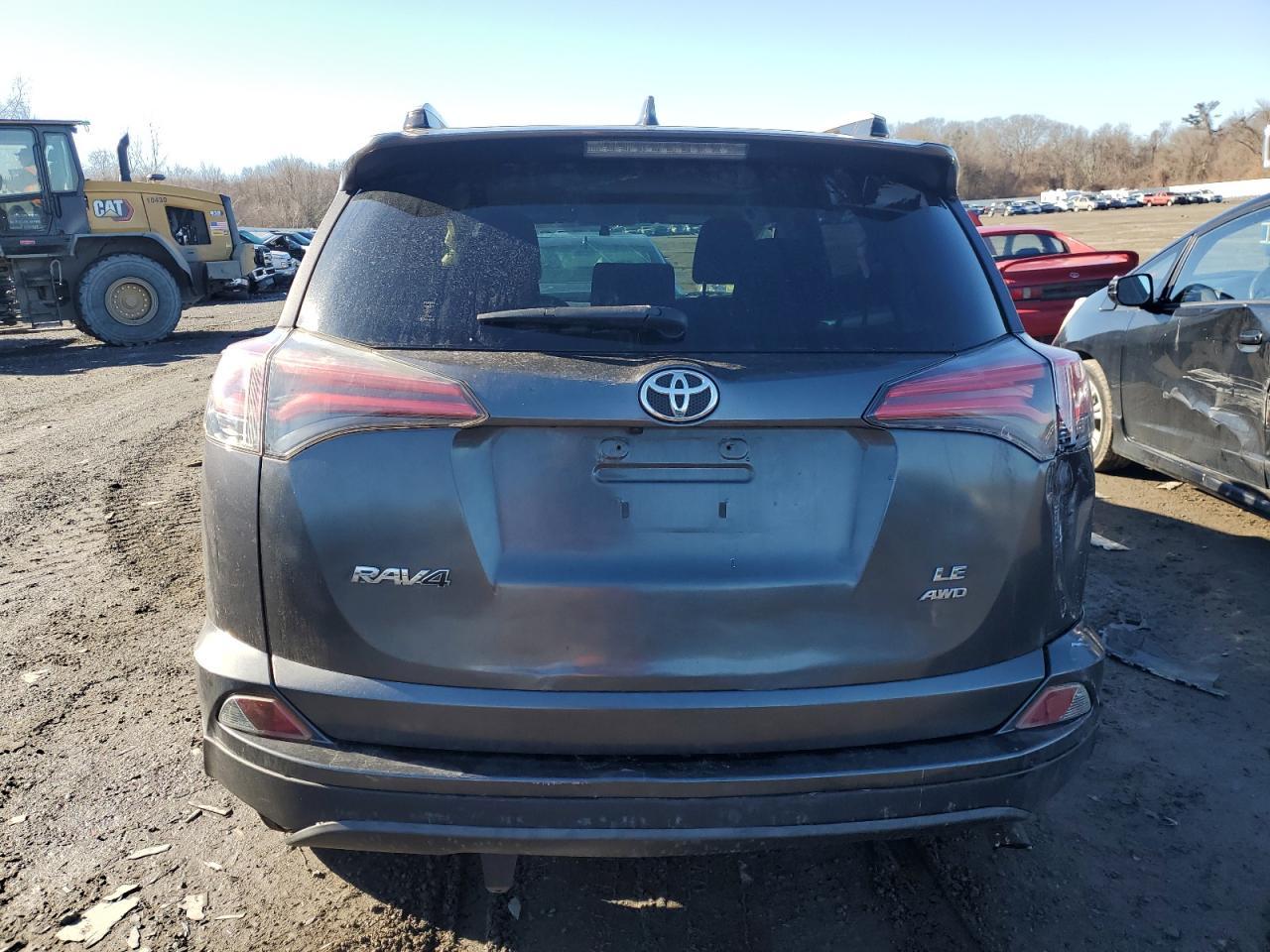 2016 TOYOTA RAV4 LE - Фото 6