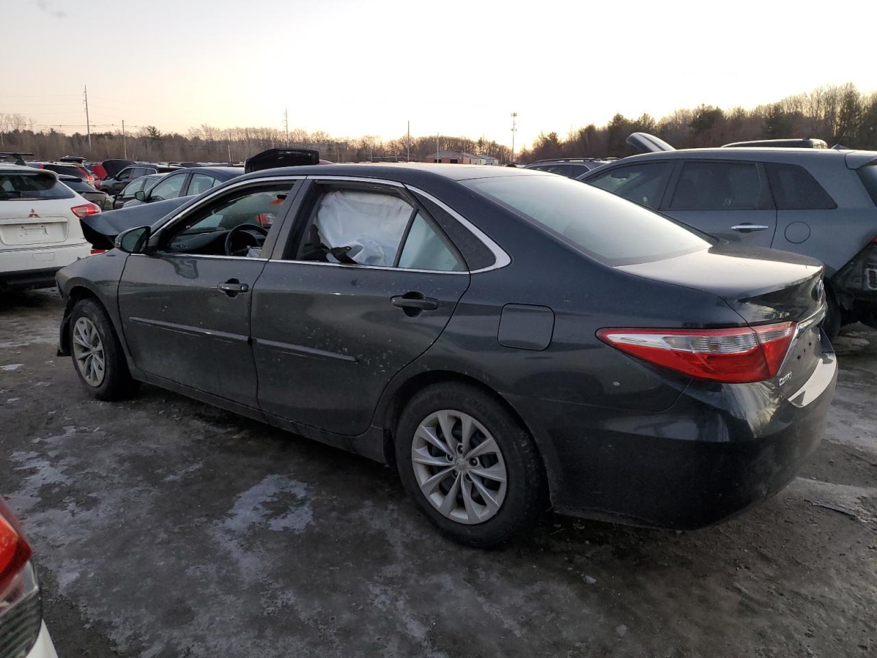 2017 TOYOTA CAMRY LE - Фото 2