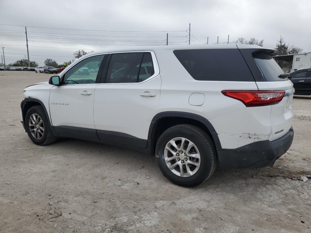2018 CHEVROLET TRAVERSE L - Image 2