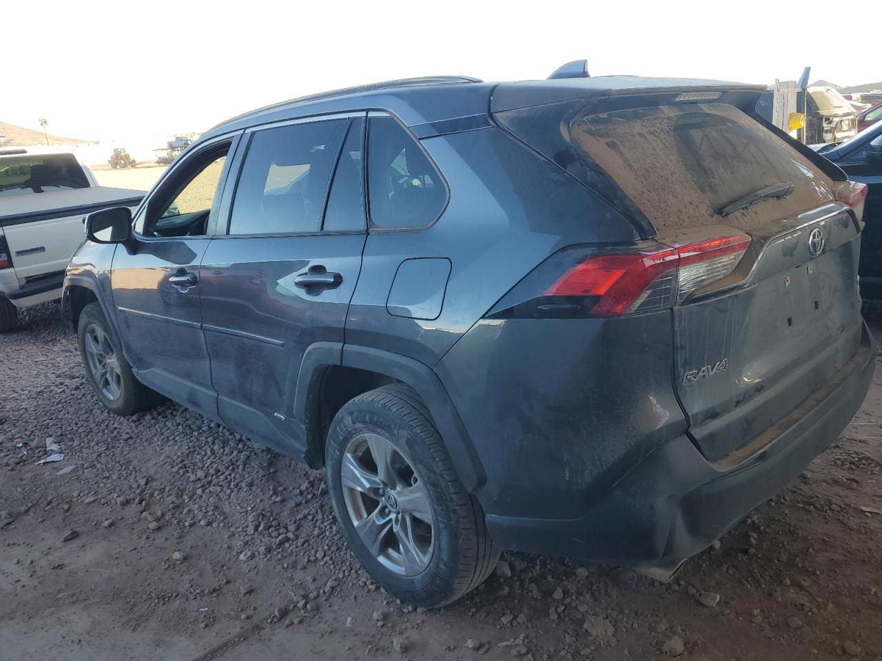 2022 TOYOTA RAV4 XLE - Фото 2