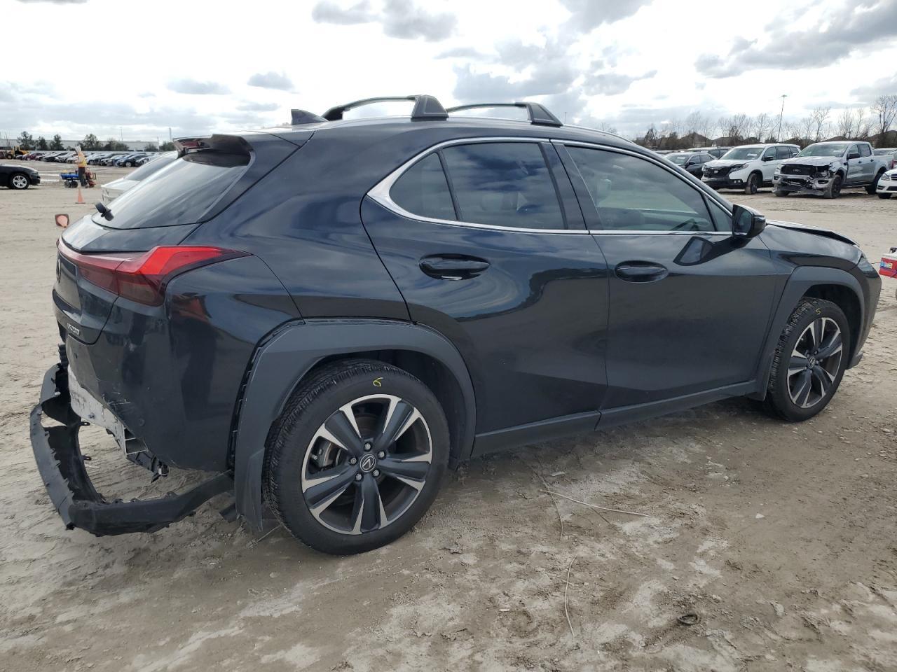 2022 LEXUS UX 200 BAS - Фото 3