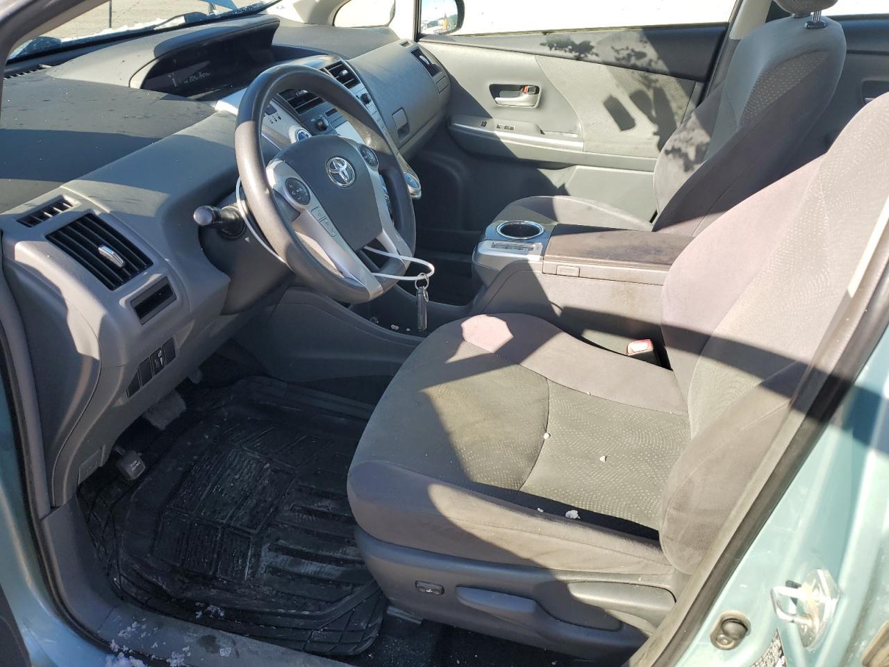 2013 TOYOTA PRIUS V - Image 7