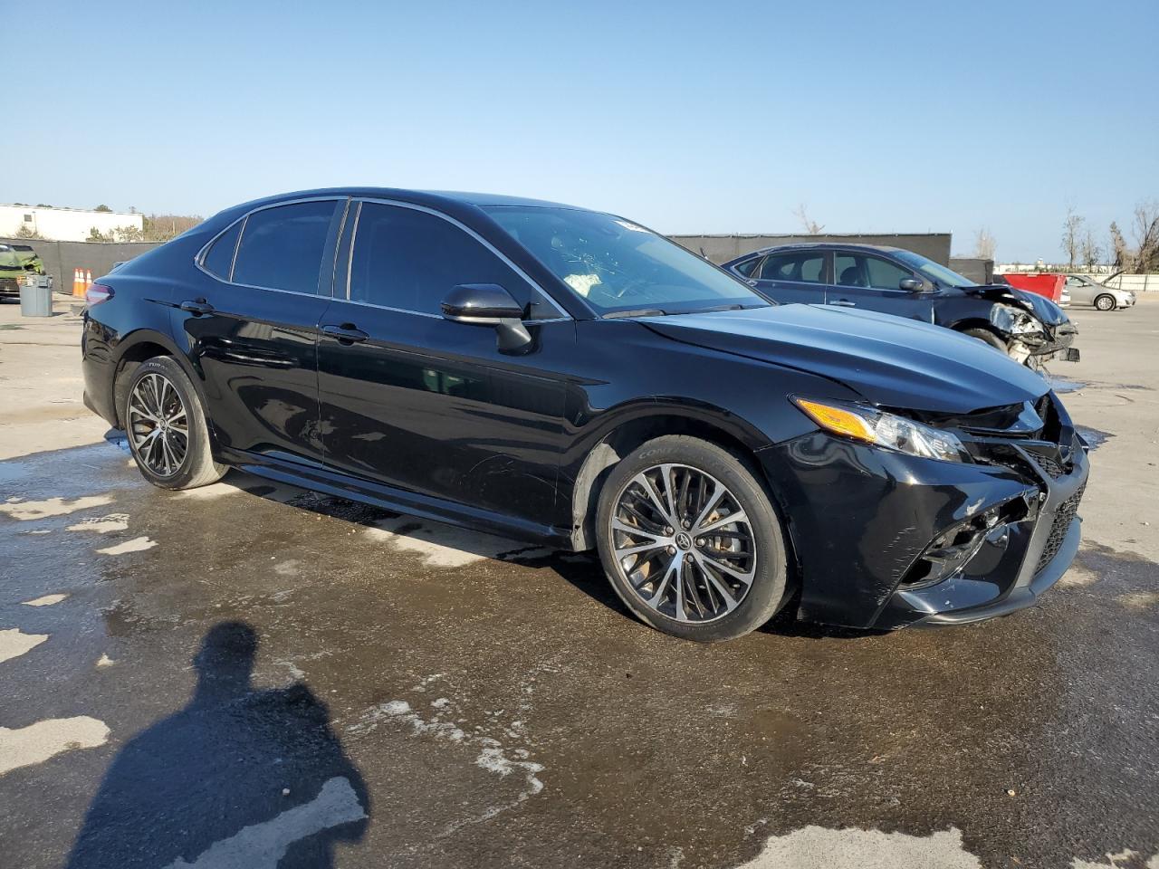 2020 TOYOTA CAMRY SE - Фото 4