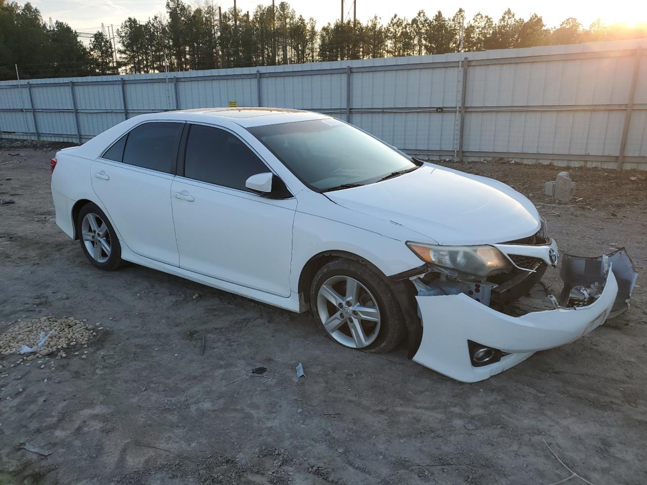 2013 TOYOTA CAMRY L - Фото 4