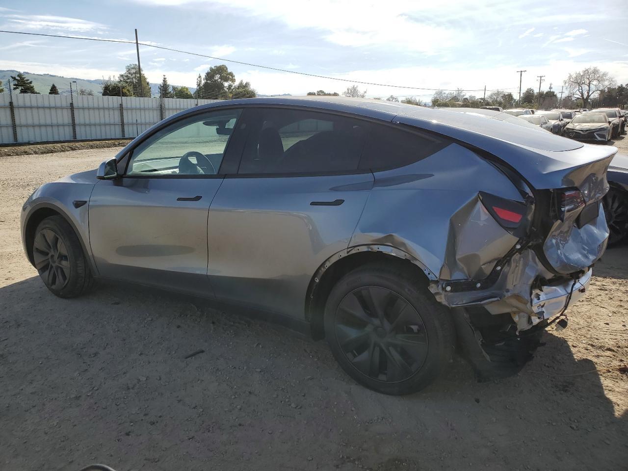 2024 TESLA MODEL Y - Image 2