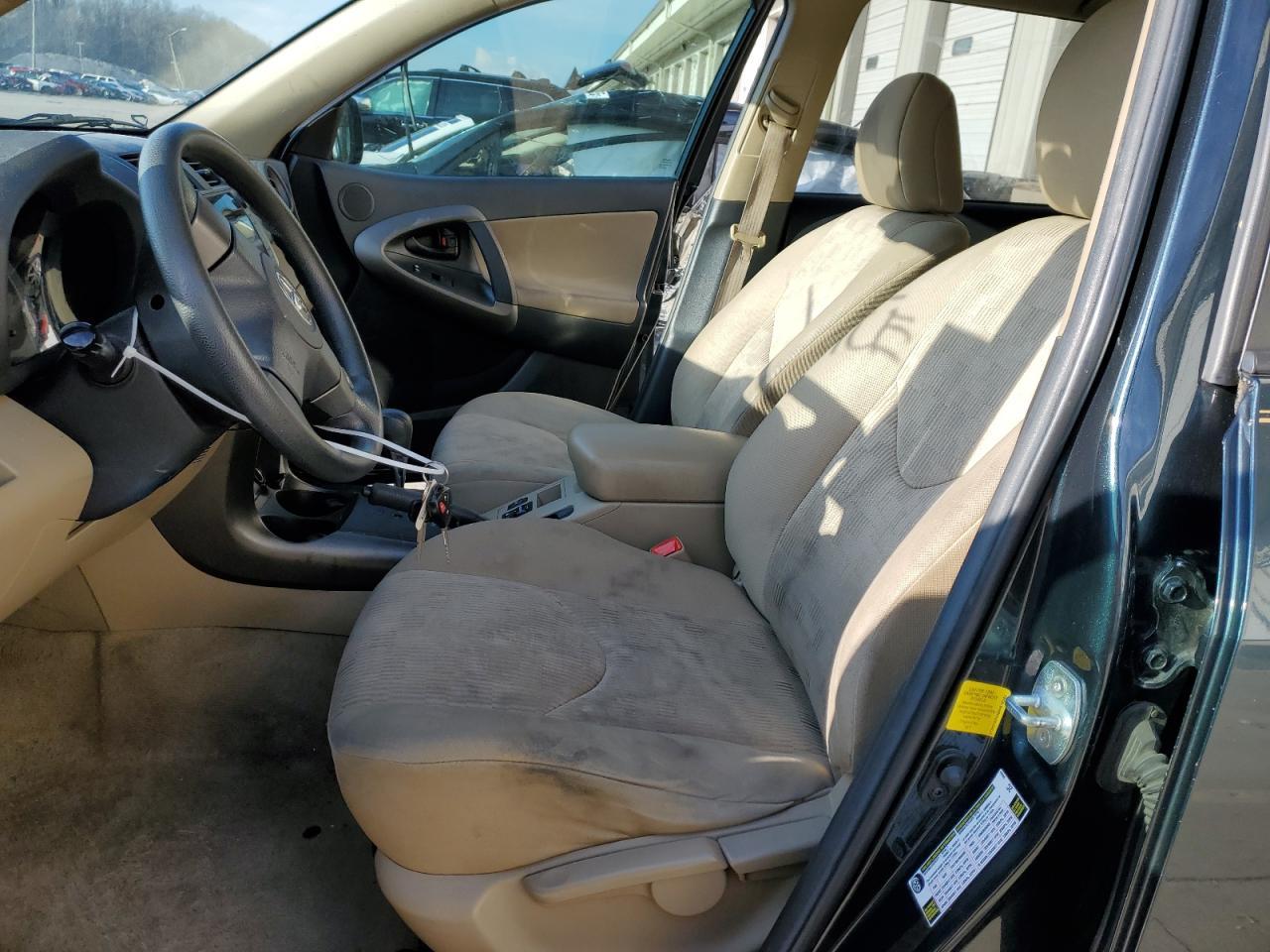 2011 TOYOTA RAV4 - Фото 7