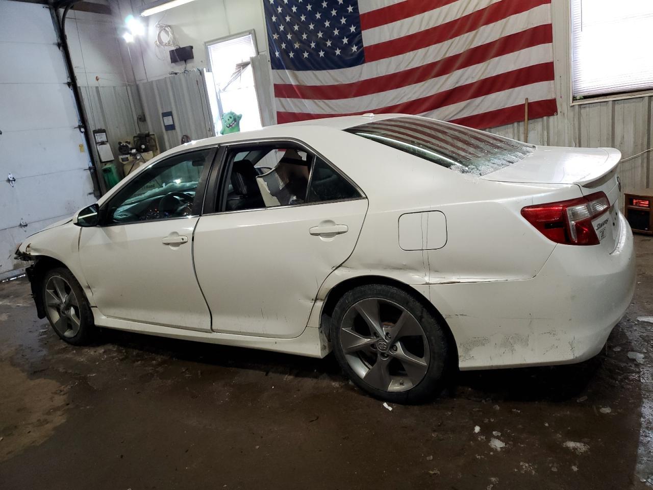 2014 TOYOTA CAMRY L - Image 2