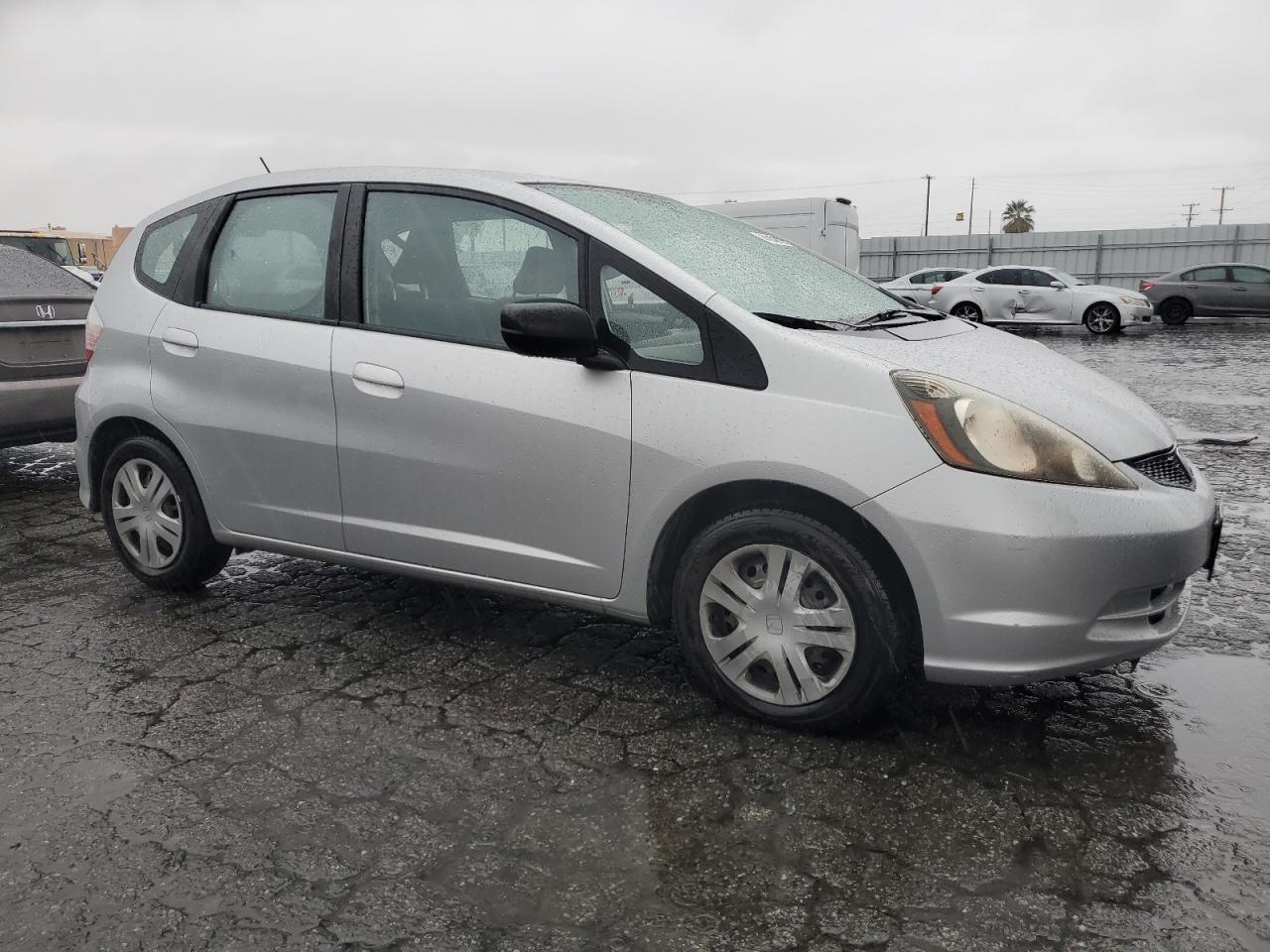 2011 HONDA FIT - Фото 4