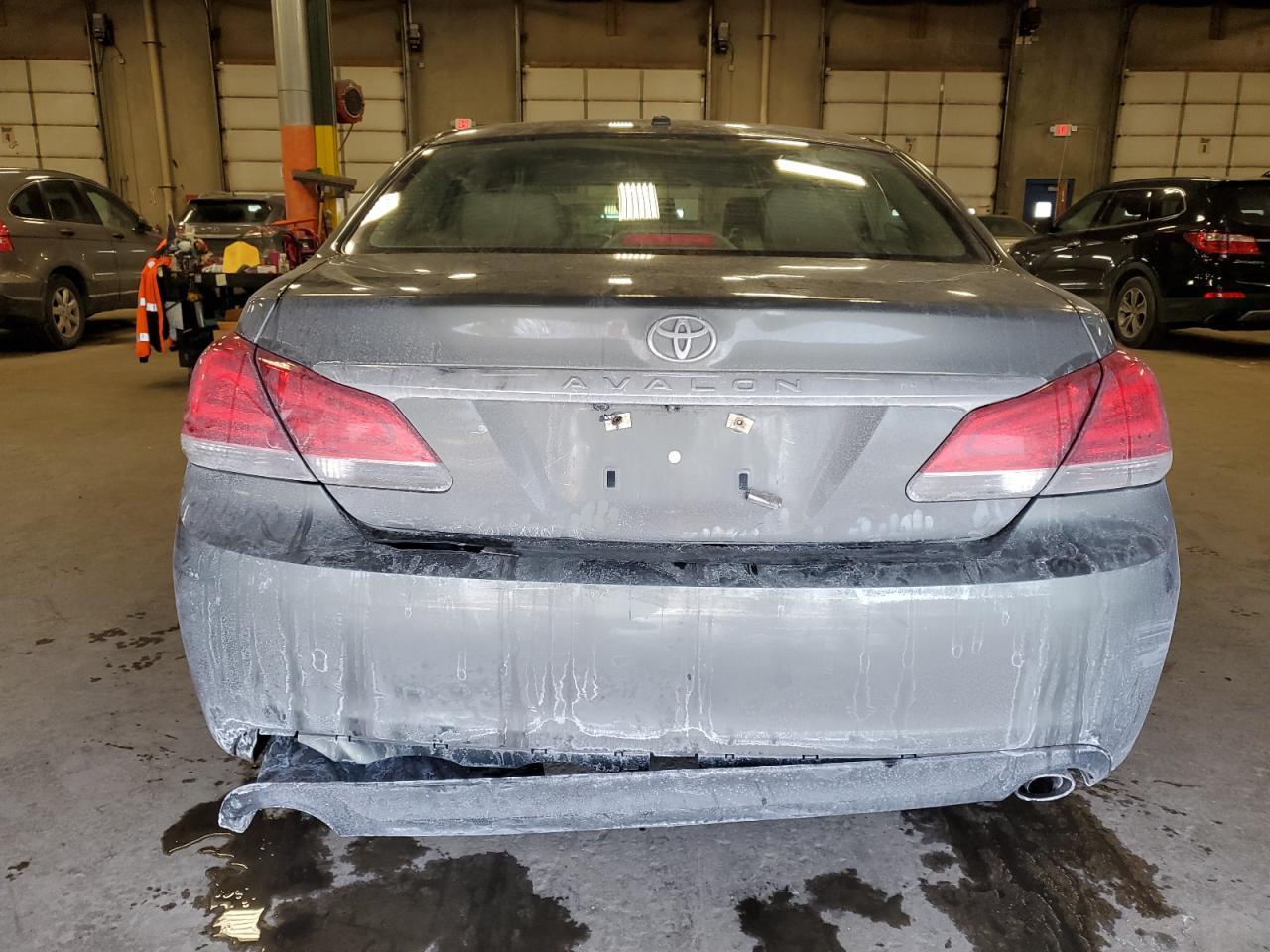 2011 TOYOTA AVALON BAS - Image 6