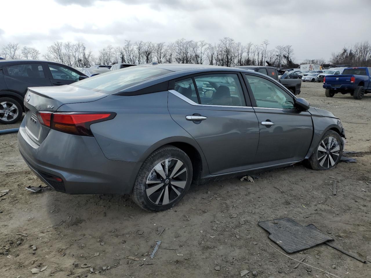 2022 NISSAN ALTIMA SV - Image 3