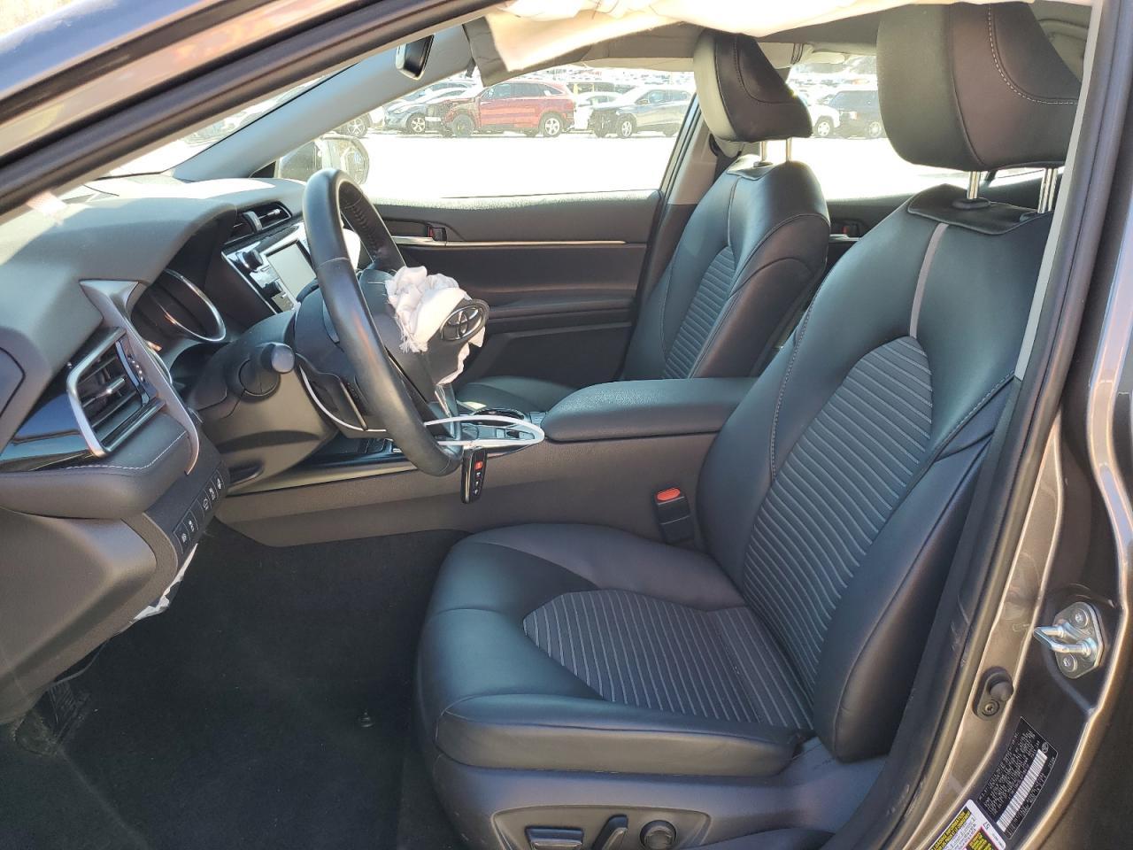 2020 TOYOTA CAMRY SE - Image 7