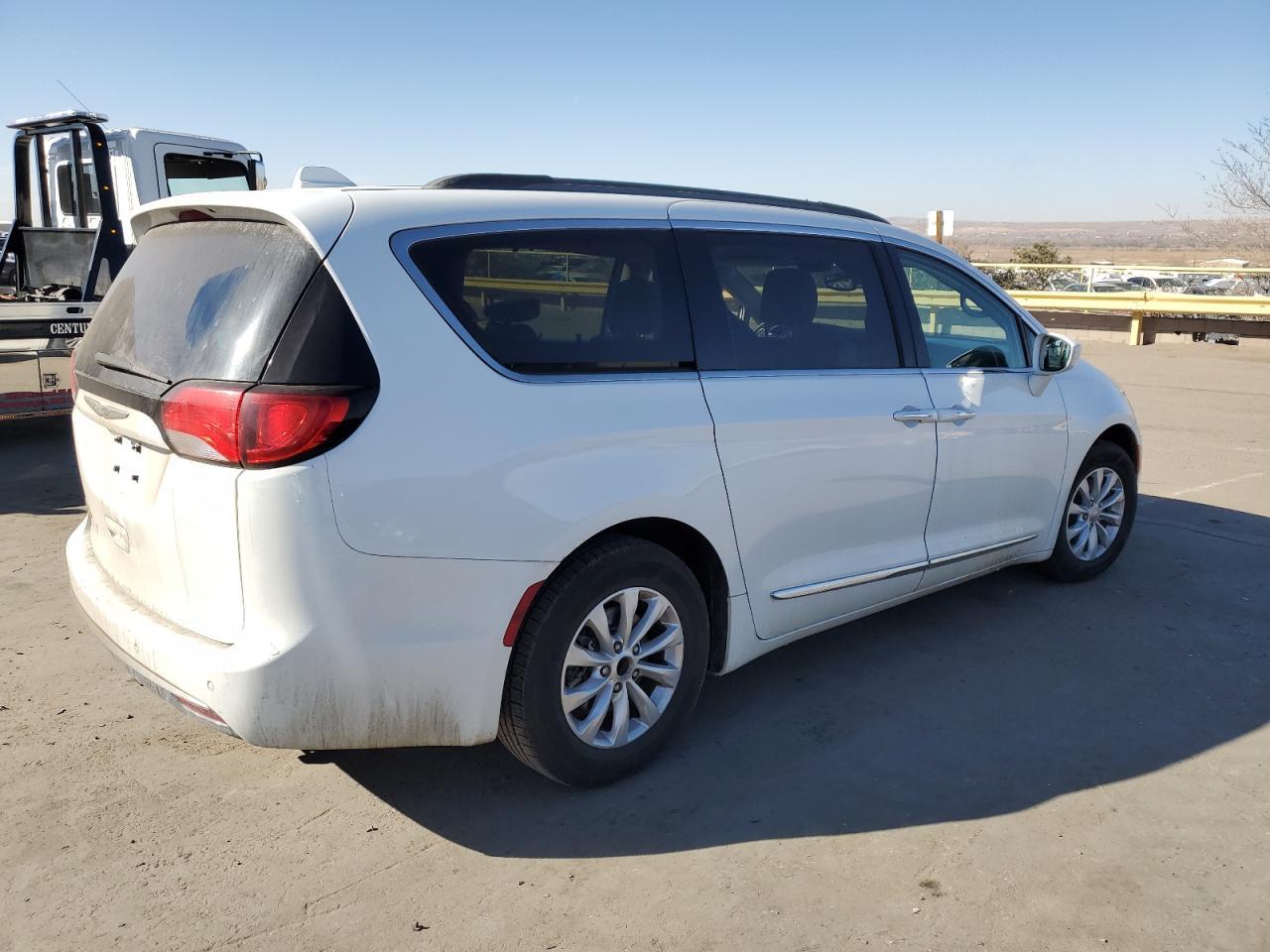 2017 CHRYSLER PACIFICA T - Image 3