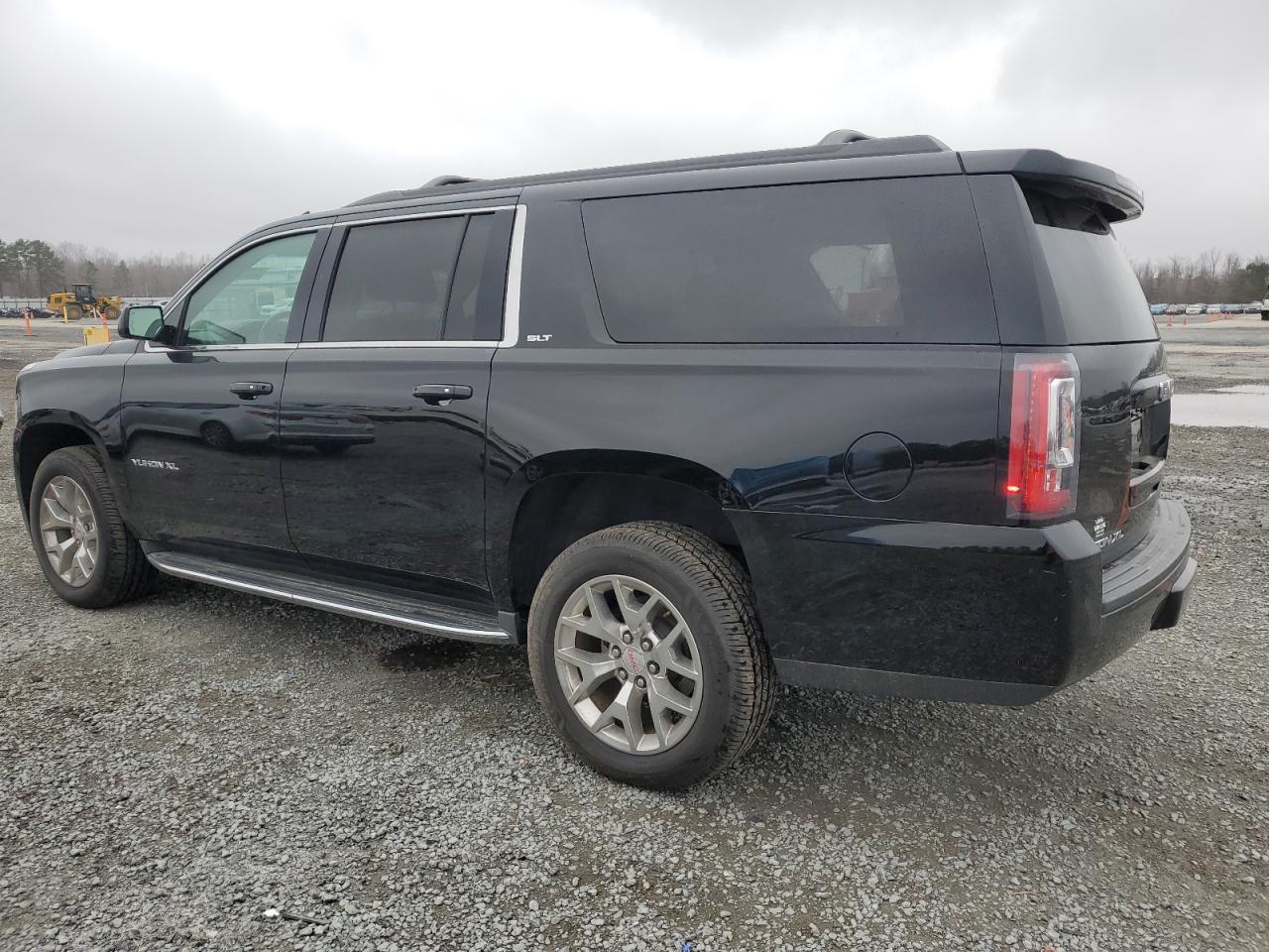2016 GMC YUKON - Фото 2