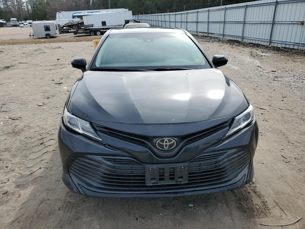 2020 TOYOTA CAMRY LE - Фото 5