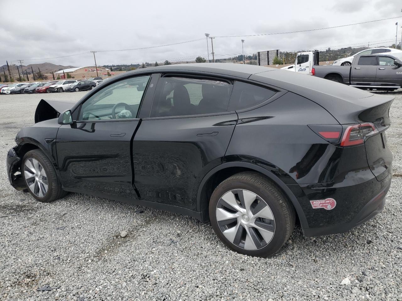 2024 TESLA MODEL Y - Image 2