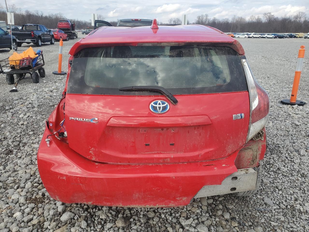 2016 TOYOTA PRIUS C - Фото 6