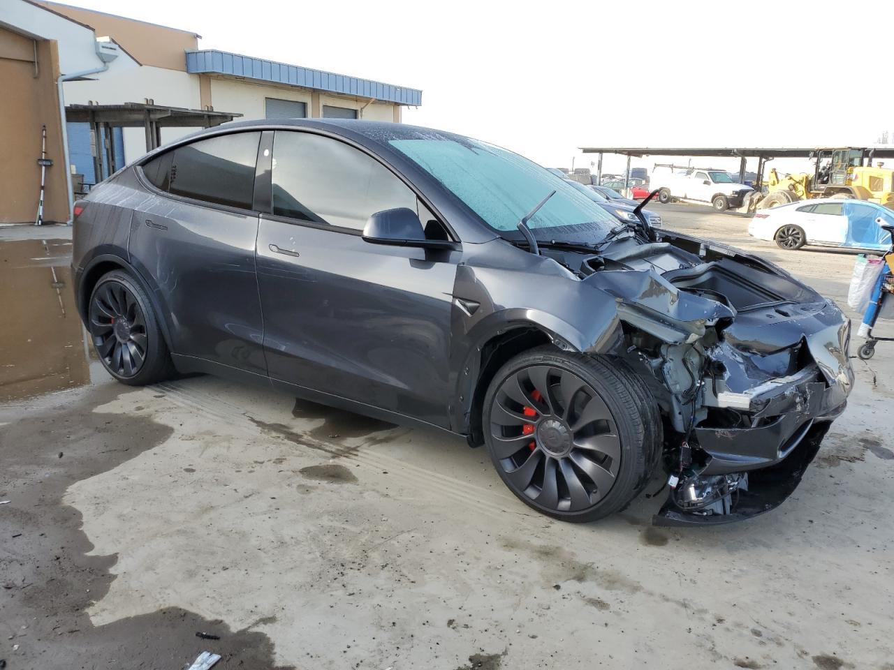 2025 TESLA MODEL Y - Image 4