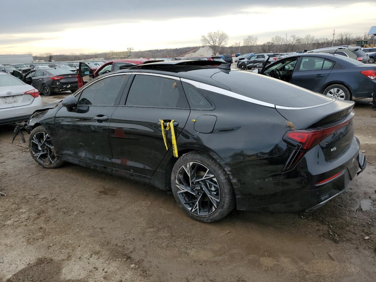 2025 KIA K5 GT LINE - Image 2