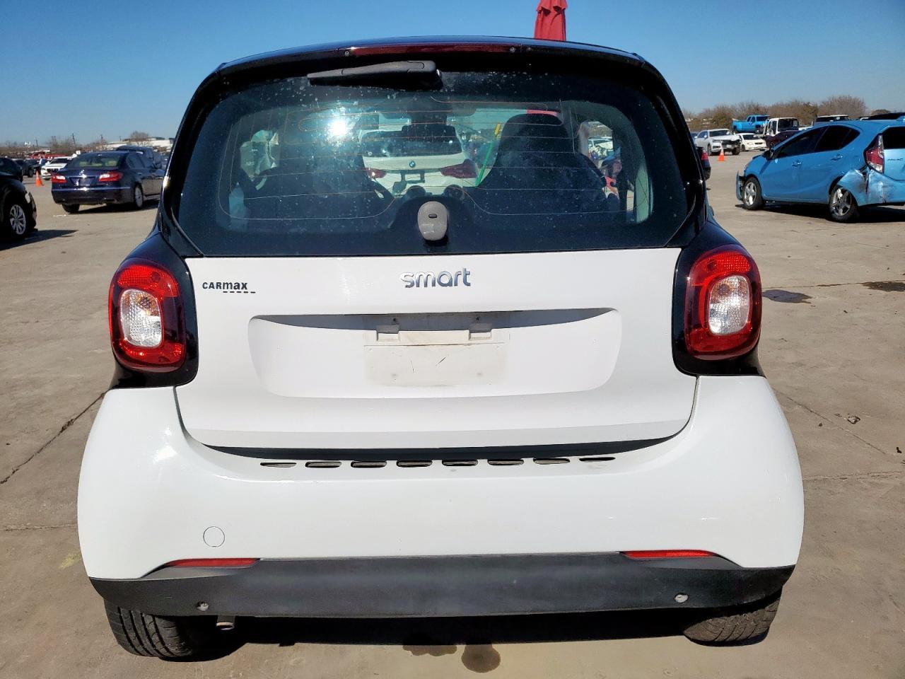 2017 SMART FORTWO - Image 6